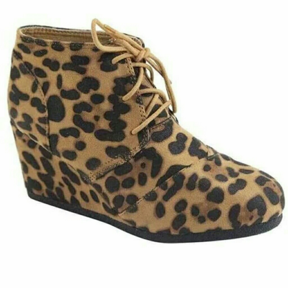 Leopard print wedges